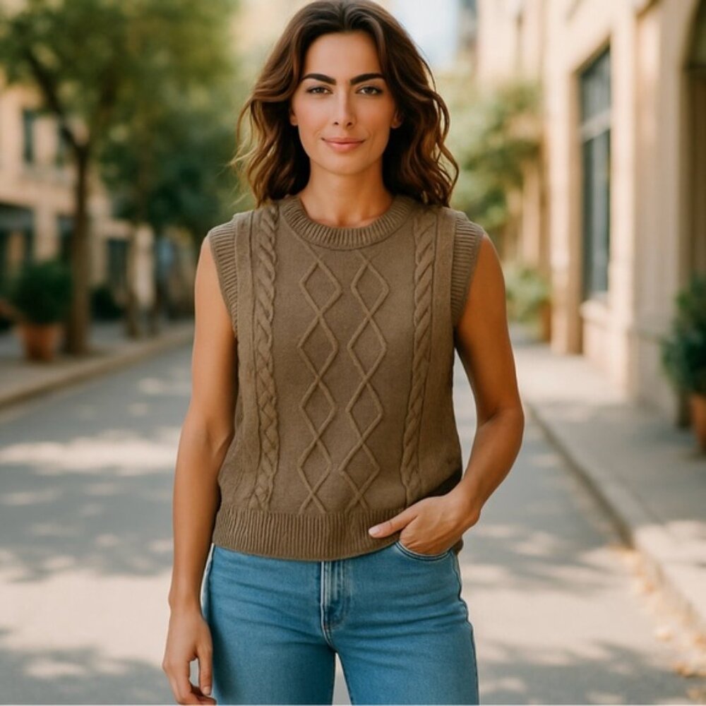 Love Scarlett Sleeveless Cable Knit Sweater Vest